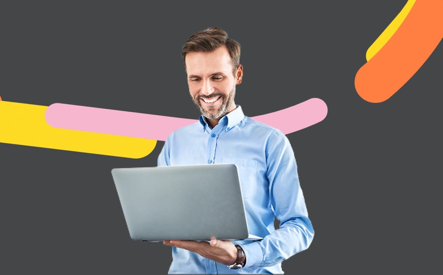 Persona en su oficina revisa la oferta diferencial que Bancolombia le ofrece para su negocio de banca corporativa