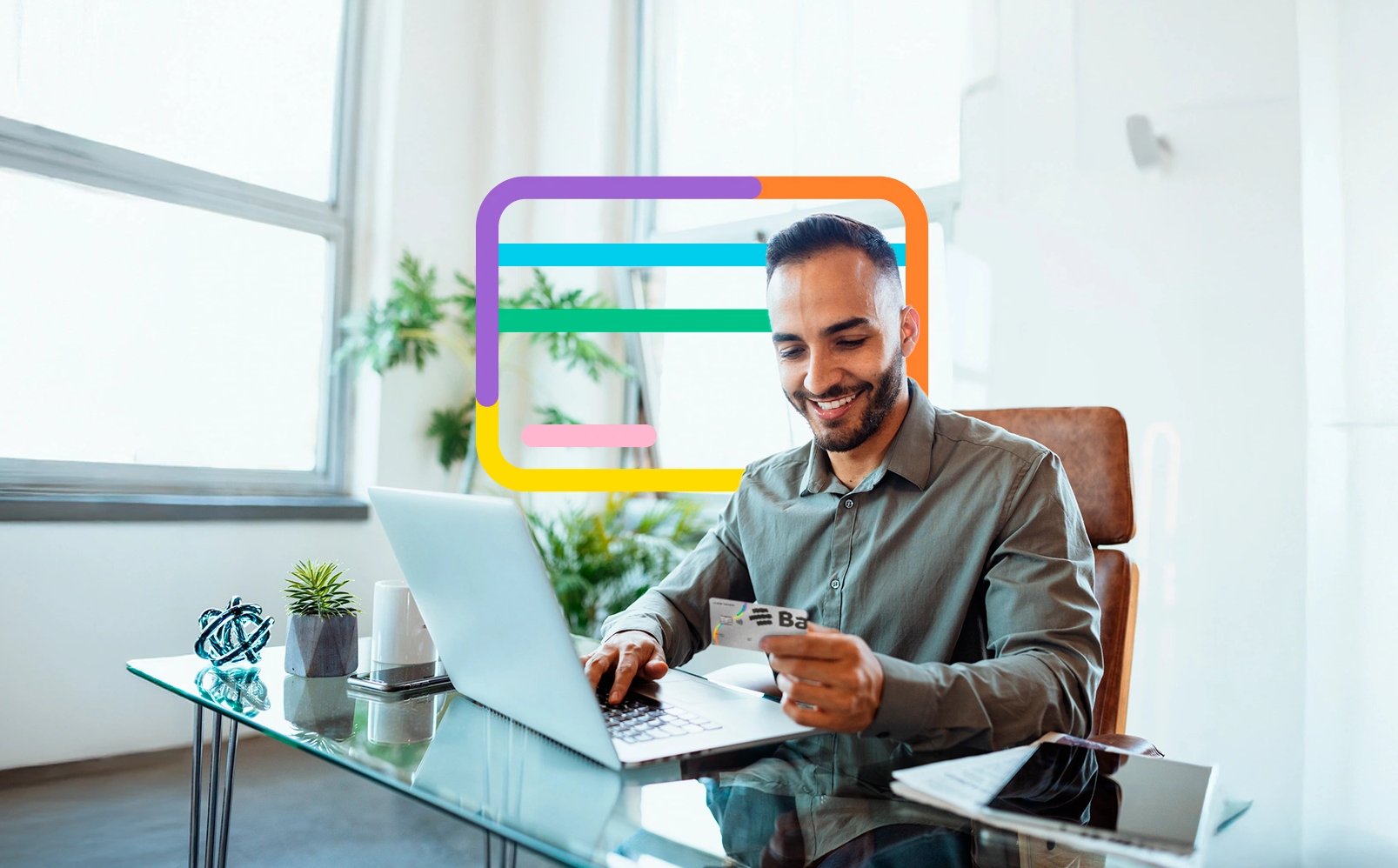 Empresario en su oficina, decide cuál es la mejor tarjeta de crédito para las necesidades de su negocio.