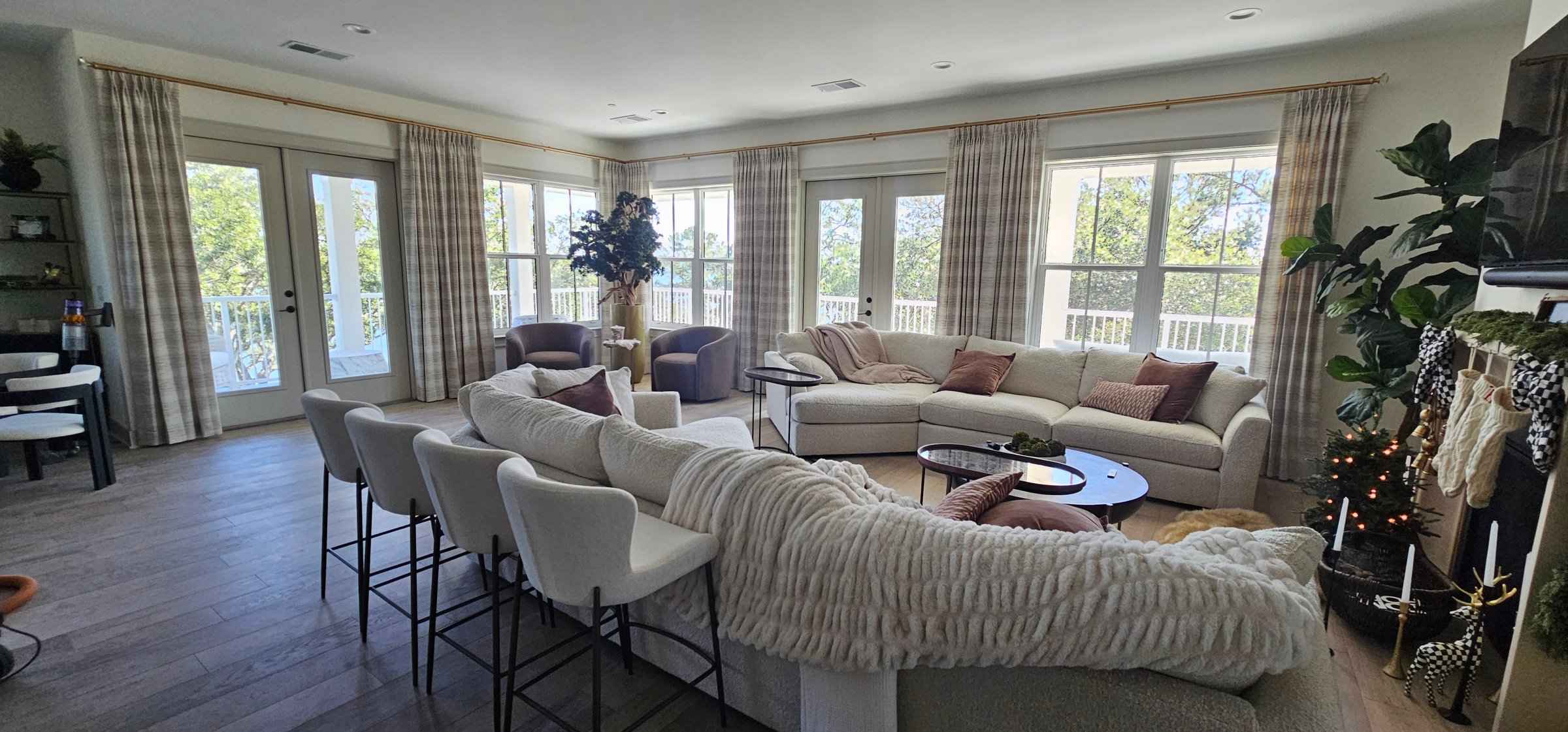 drapery-beige-strippes-pattern