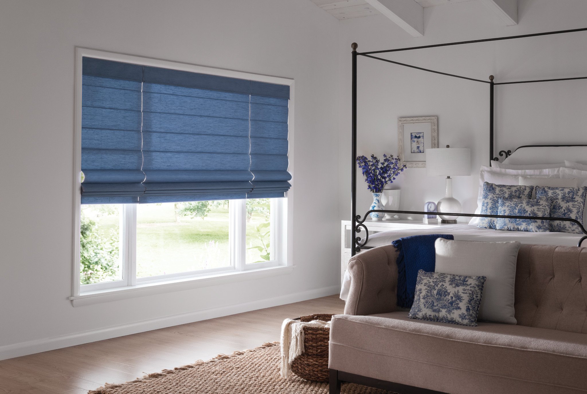 shades-roman-fresco-blue-bedroom