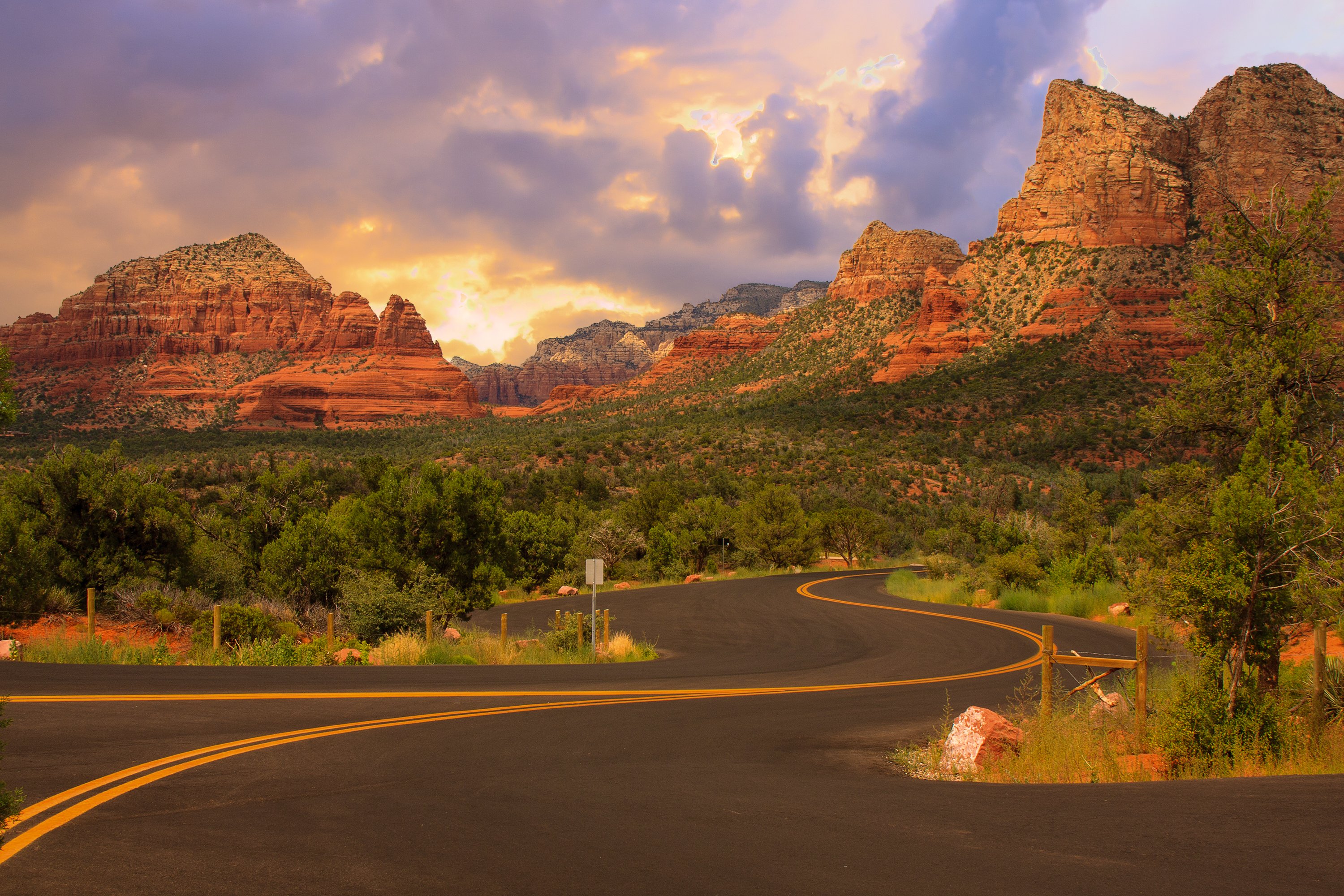 Winding road with red mountains in Sedona Arizona