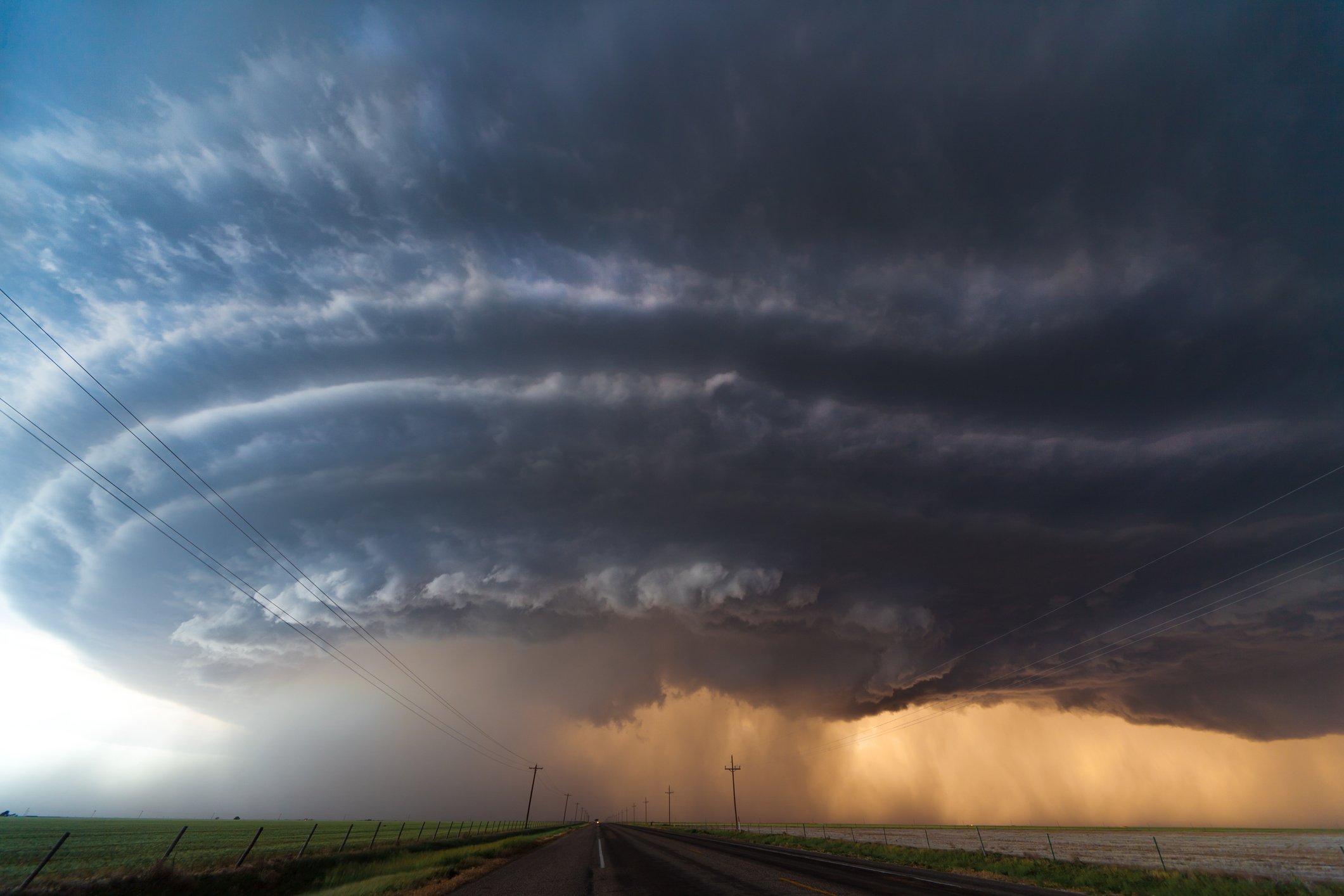 Tornado supercell in the American plains