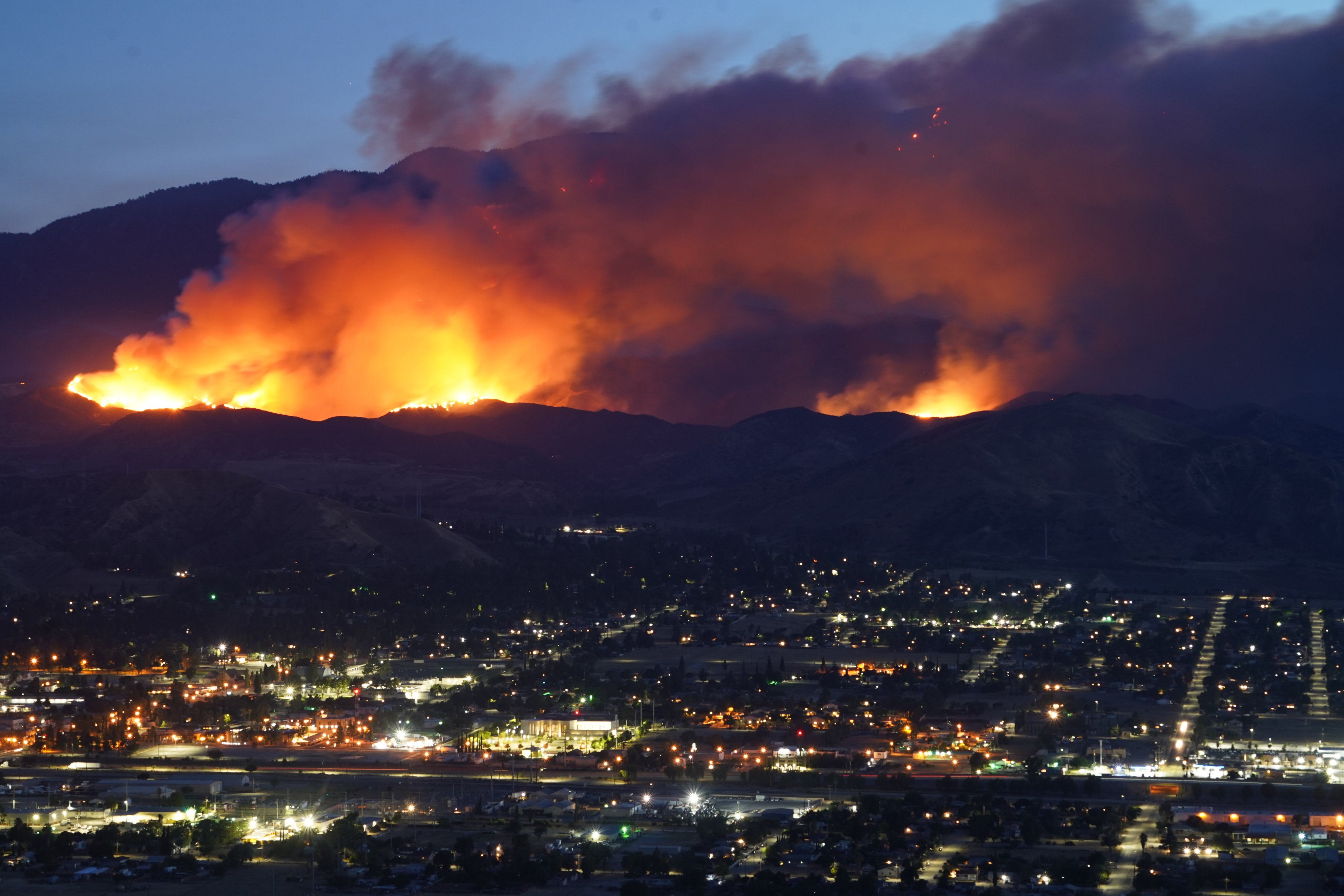 Wildfire in the hills of southern California