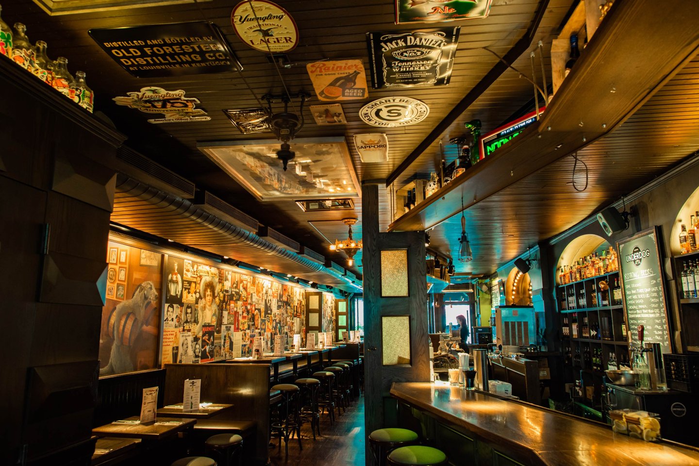 Underdog, interior