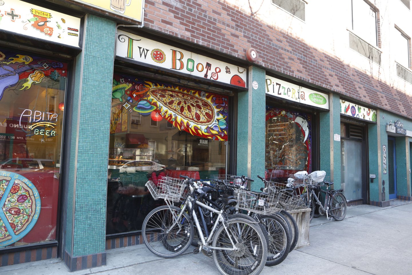Two Boots, exterior 2