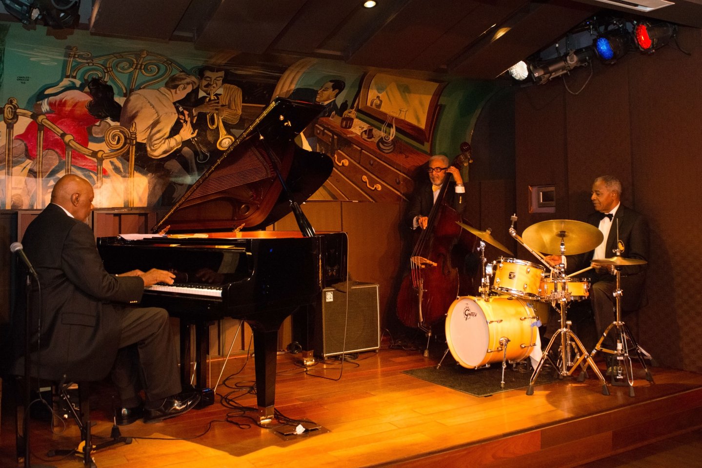 Minton's stage