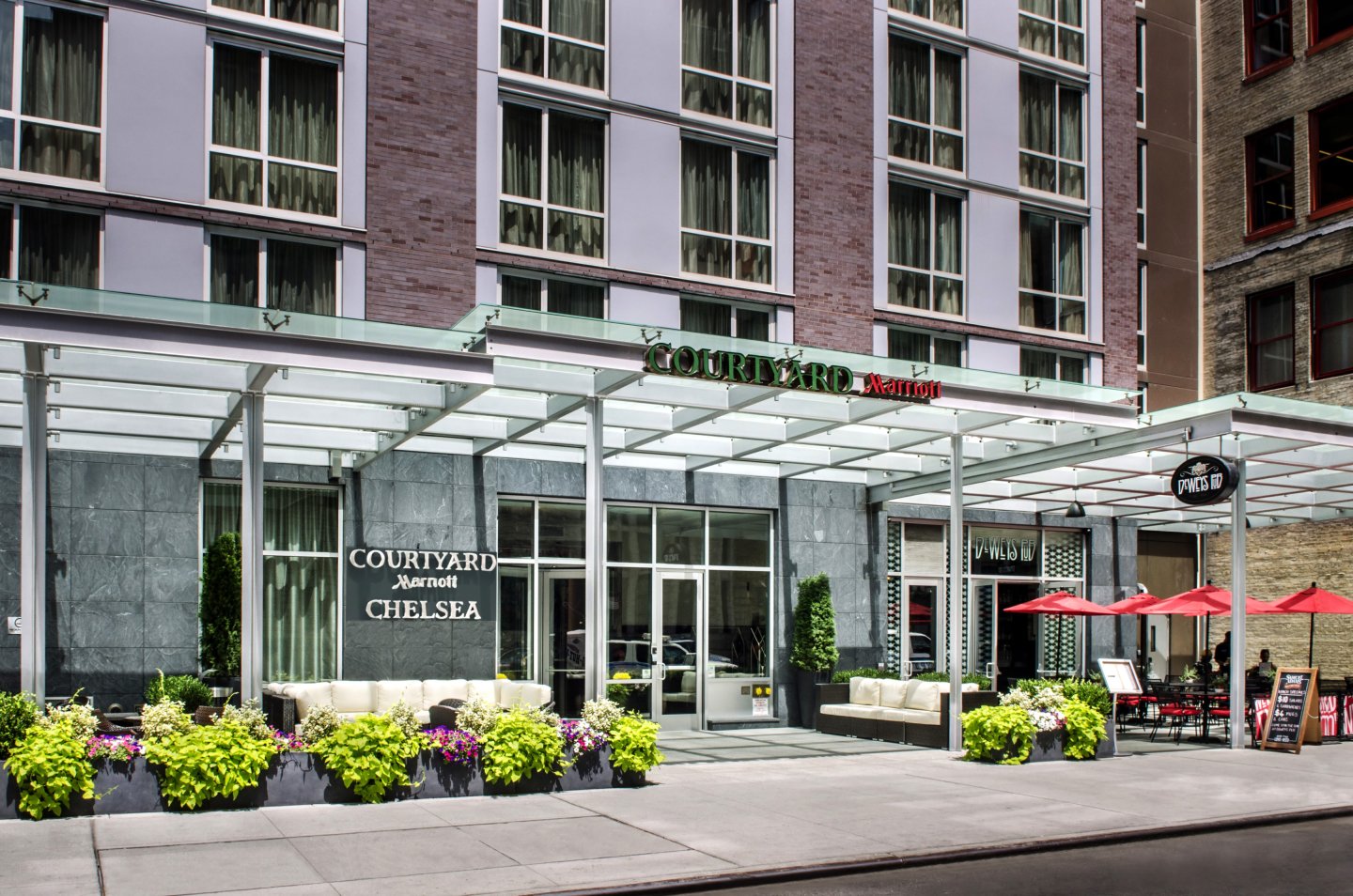 Courtyard by Marriott Chelsea, exterior