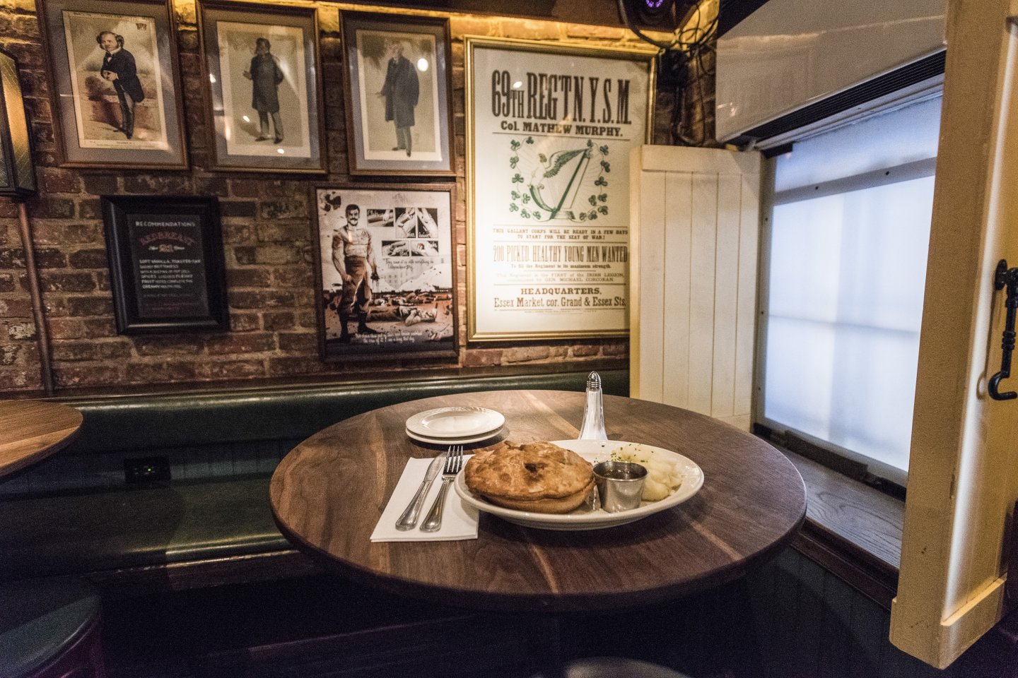 The Dead Rabbit, interior 5