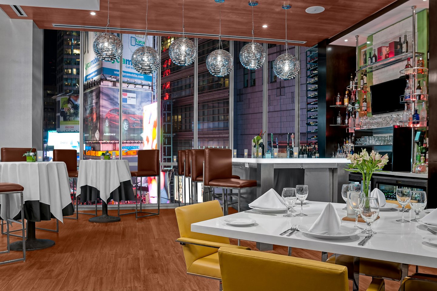 Paul's on Times Square interior