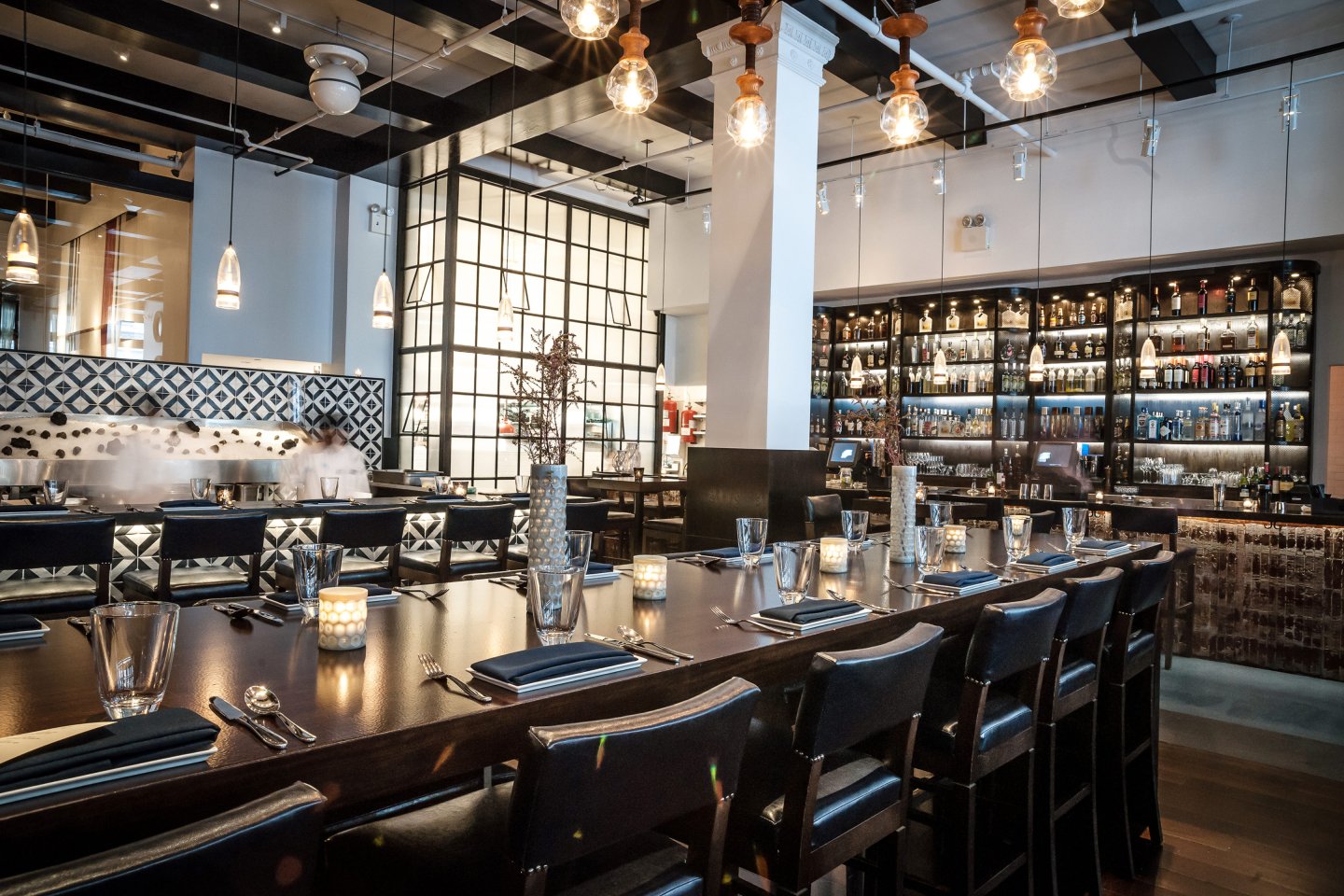 Raymi Restaurant communal table