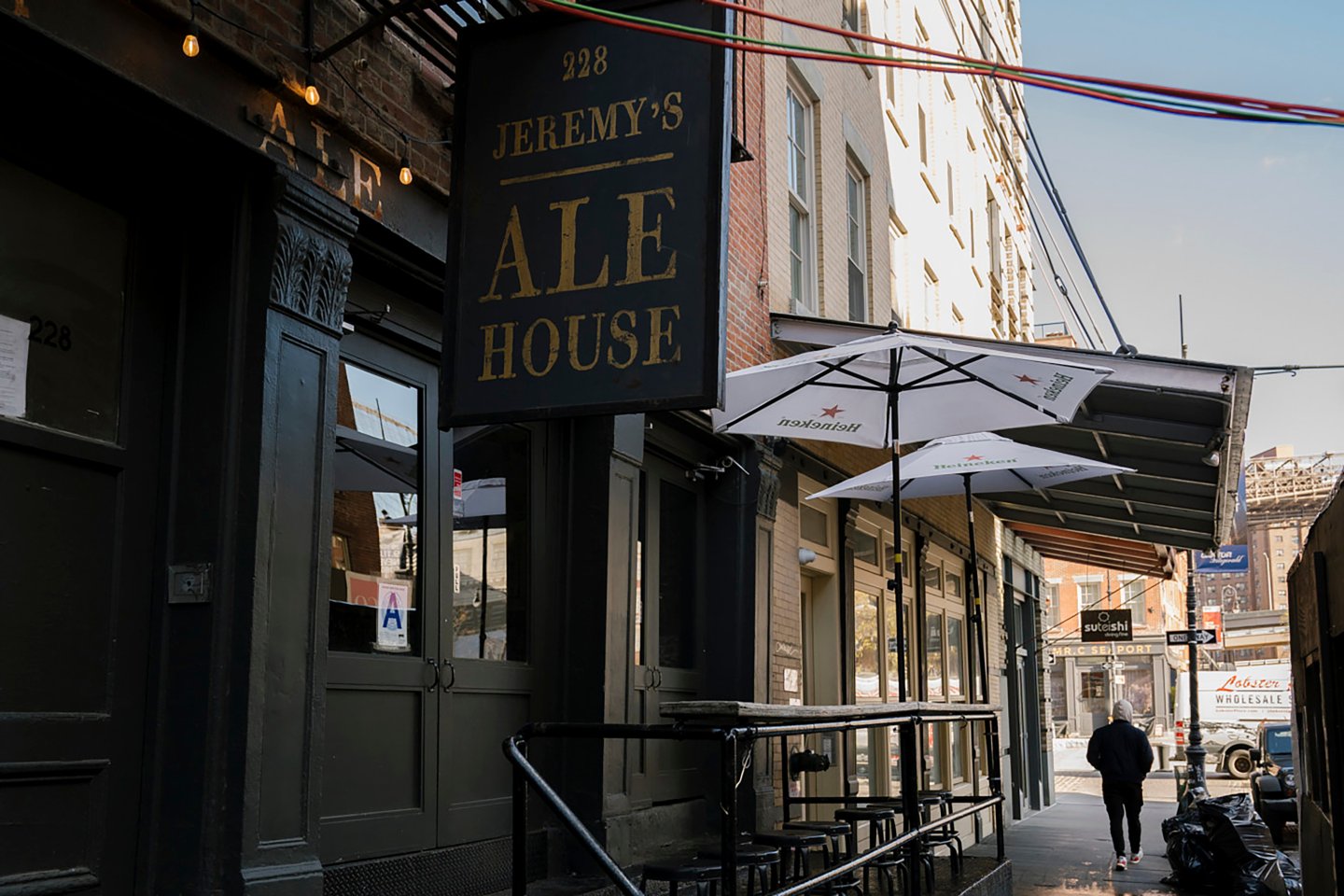 Exterior of Jeremy’s Ale House