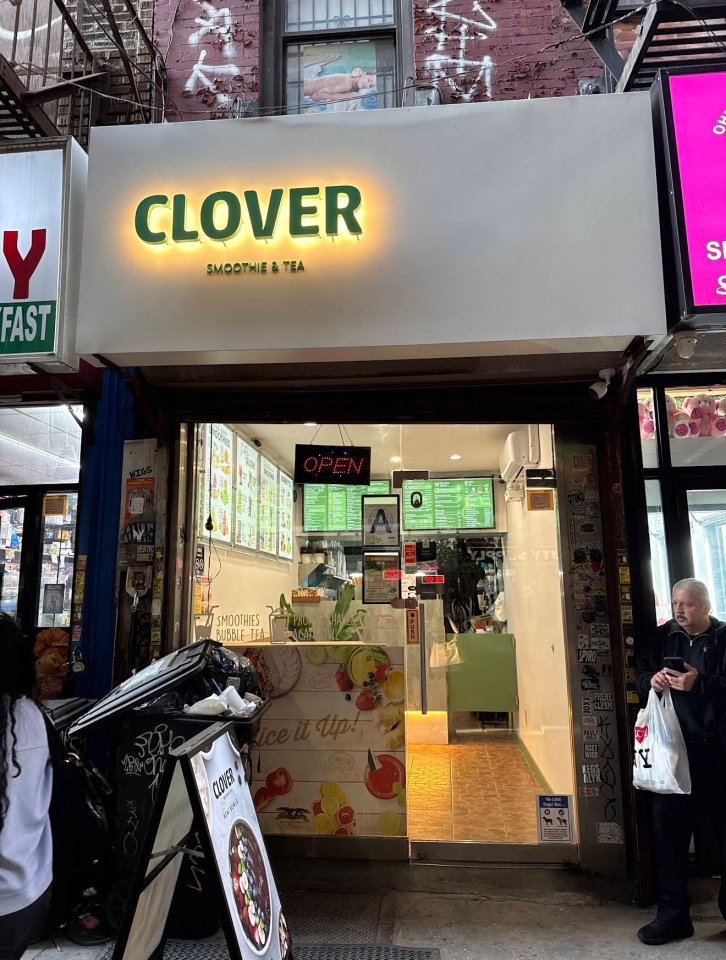 Smoothies and bubble tea drinks at Clover Smoothie & Tea in Brooklyn
