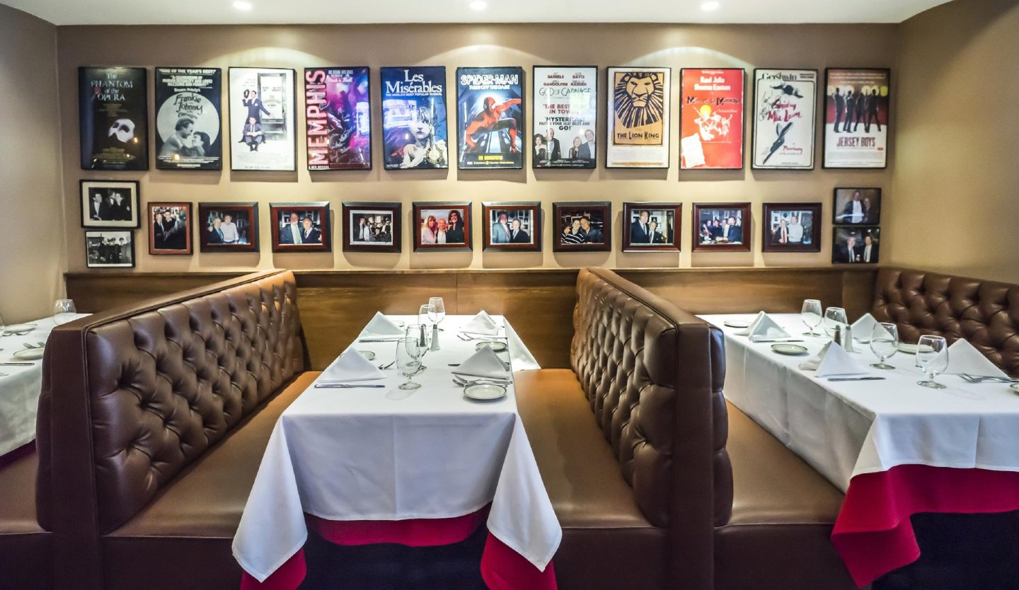 Frankie & Johnnie's Steakhouse—46th Street, interior