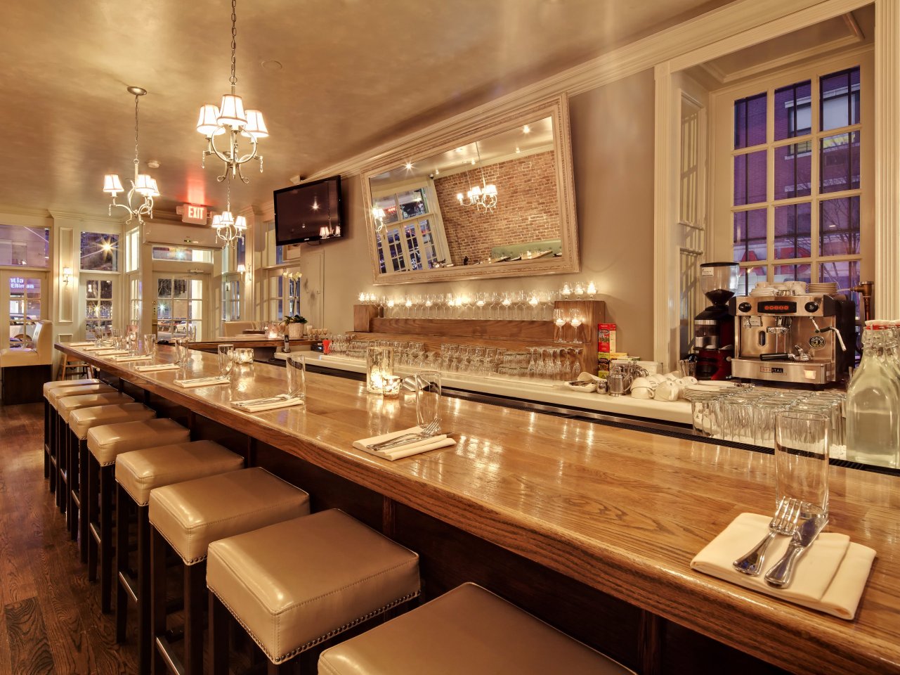 Lido, bar