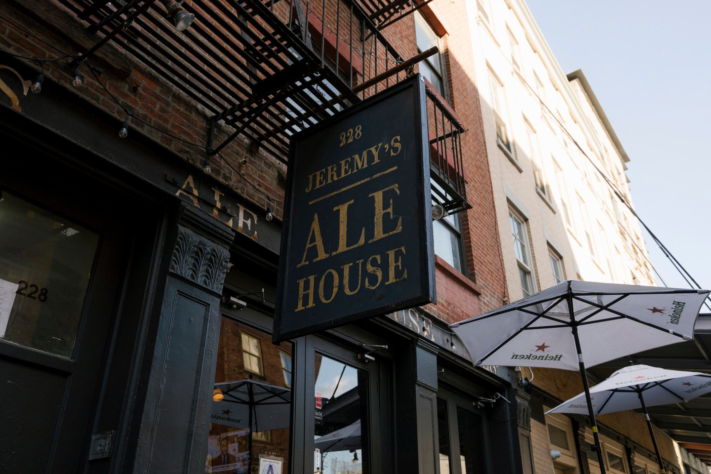 Exterior of Jeremy’s Ale House