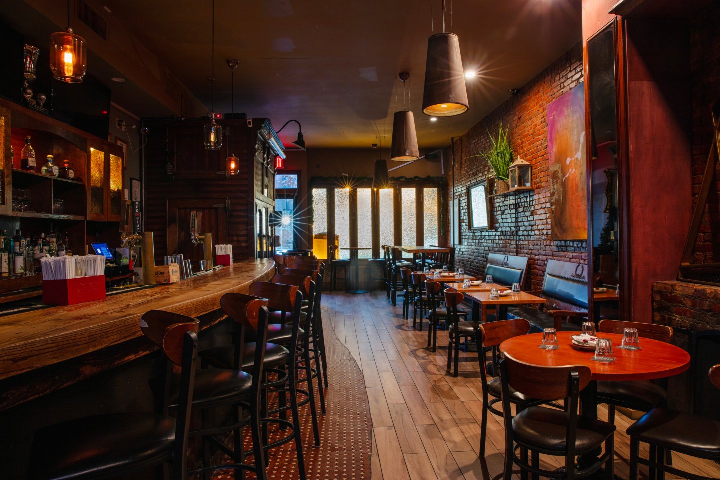 Rustik Tavern Interior