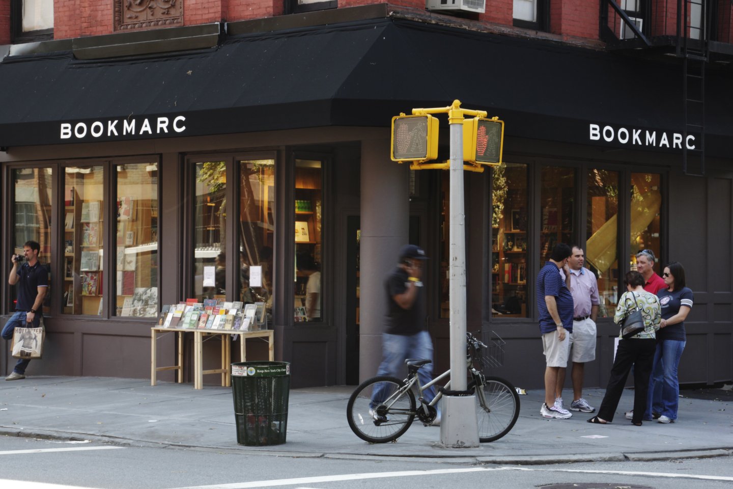 Bookmarc, corner