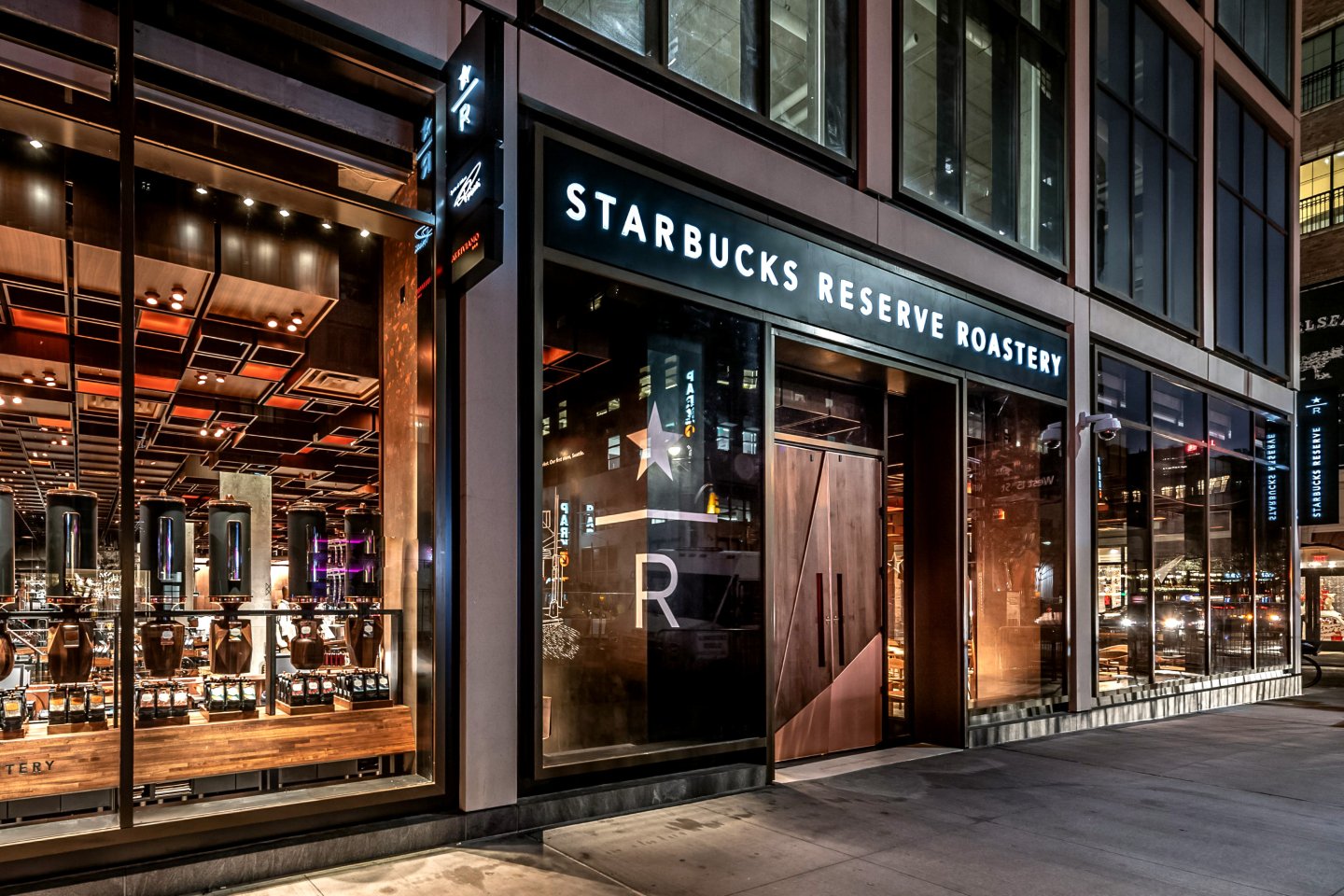 Every detail in the Starbucks Reserve Roastery—an immersive, theatrical coffee cafe located in the historic Meatpacking District—is designed to celebrate the journey of coffee, from origin to roasting to craft. Taste extraordinary coffees from around the world, roasted onsite and prepared by master baristas. Explore a curated collection of brewing equipment, Roastery-exclusive merchandise and artist collaborations. This multi-level, multi-sensory shrine to coffee also features authentic Italian offerings from Princi bakery and creative coffee and tea cocktails from Arriviamo Bar.
The New York Starbucks Reserve Roastery is open for pickup, takeout, and delivery!