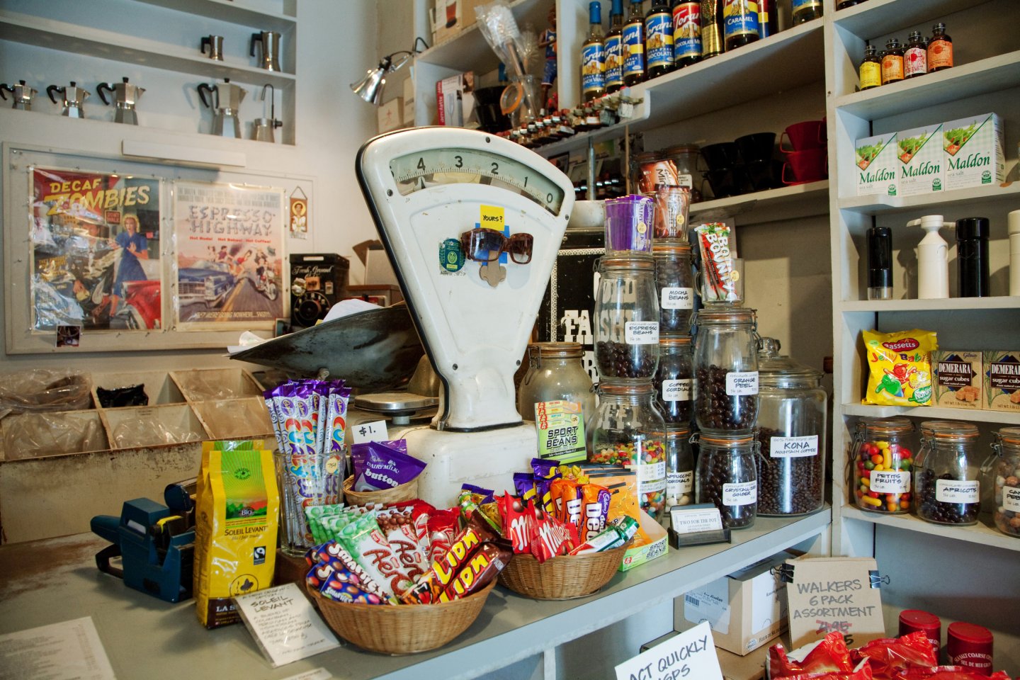 interior of Two for the Pot in brooklyn heights