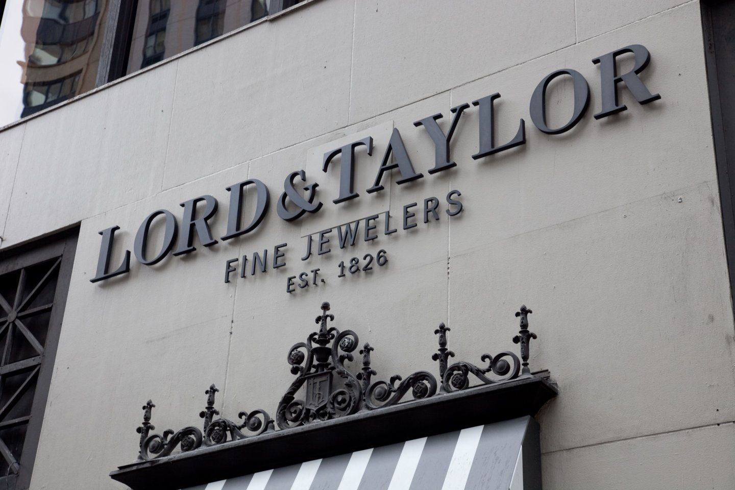 Lord & Taylor, logo