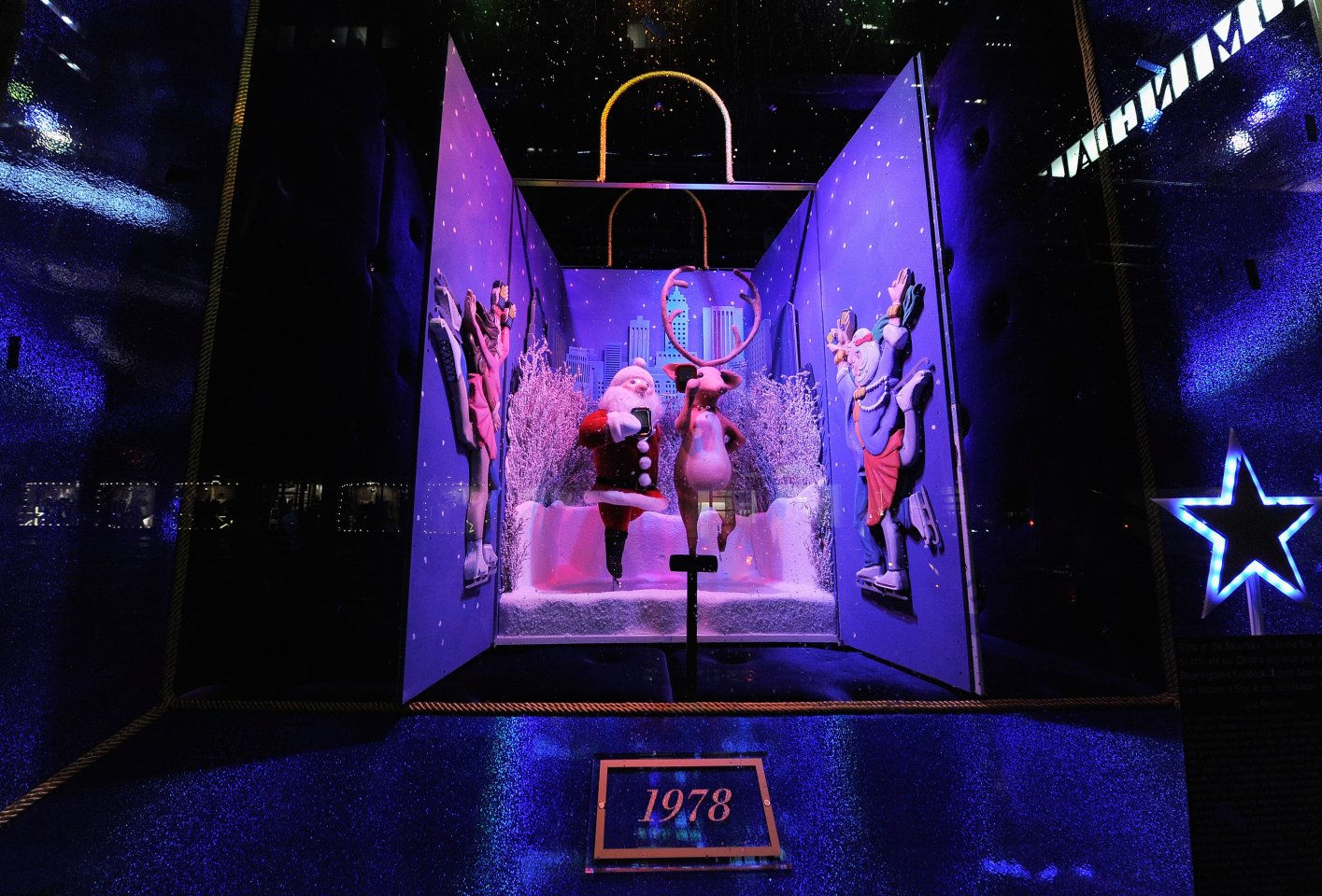 christmas window display, Bloomingdale's