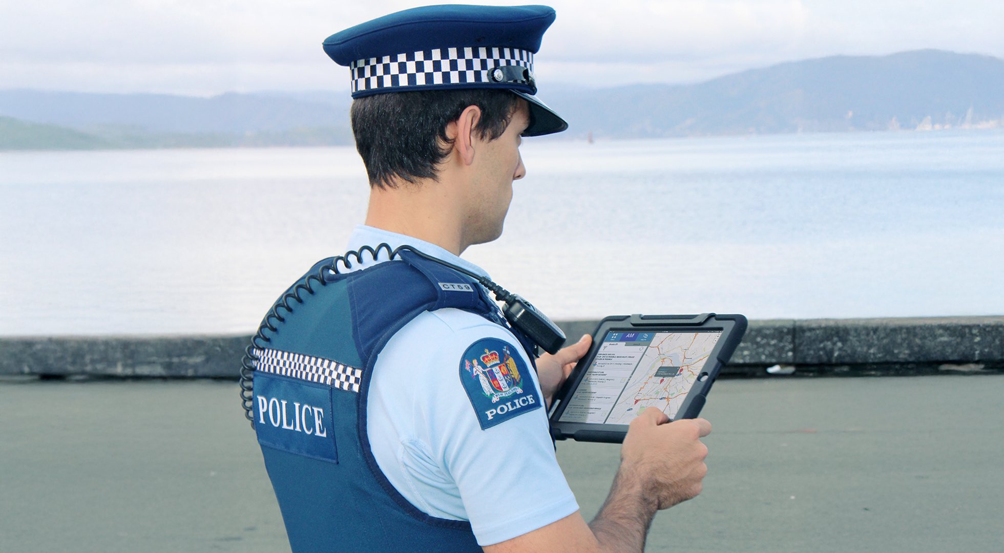 Hexagon_Brand_Elements_Photography_Photo_Shoot_Guide_Product_Screenshots_Police_Tablet_GL_1960x1080