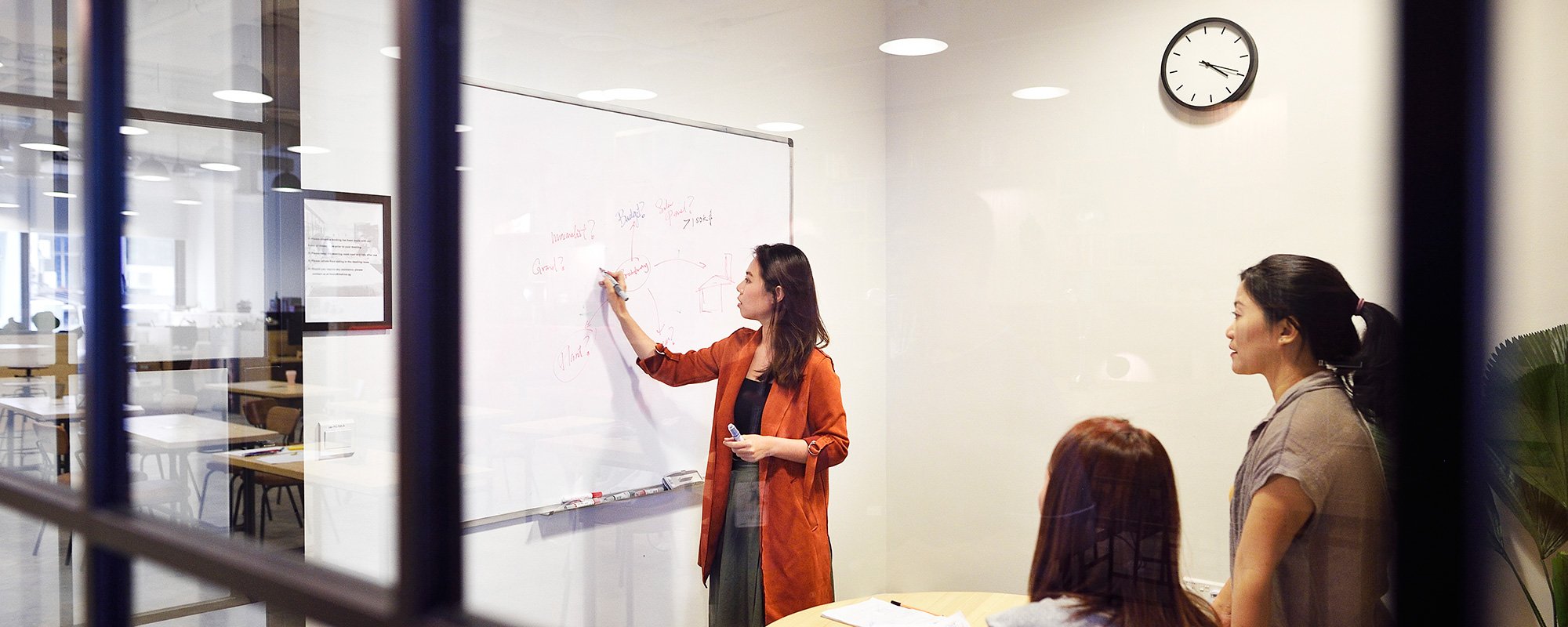 white_board_woman_singapore