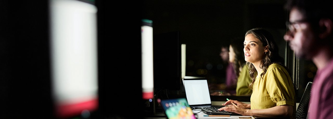 two-people-computers