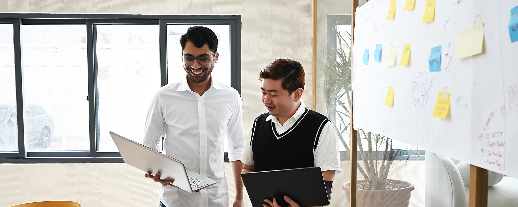 white_board_men__laptop_singapore