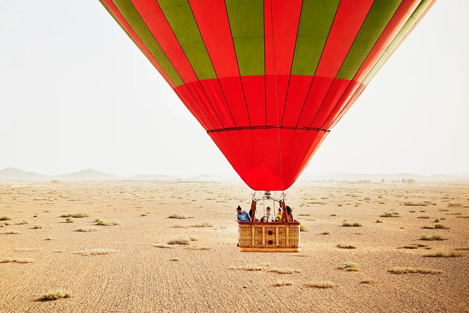 hot-air-balloon-in-desert_2c