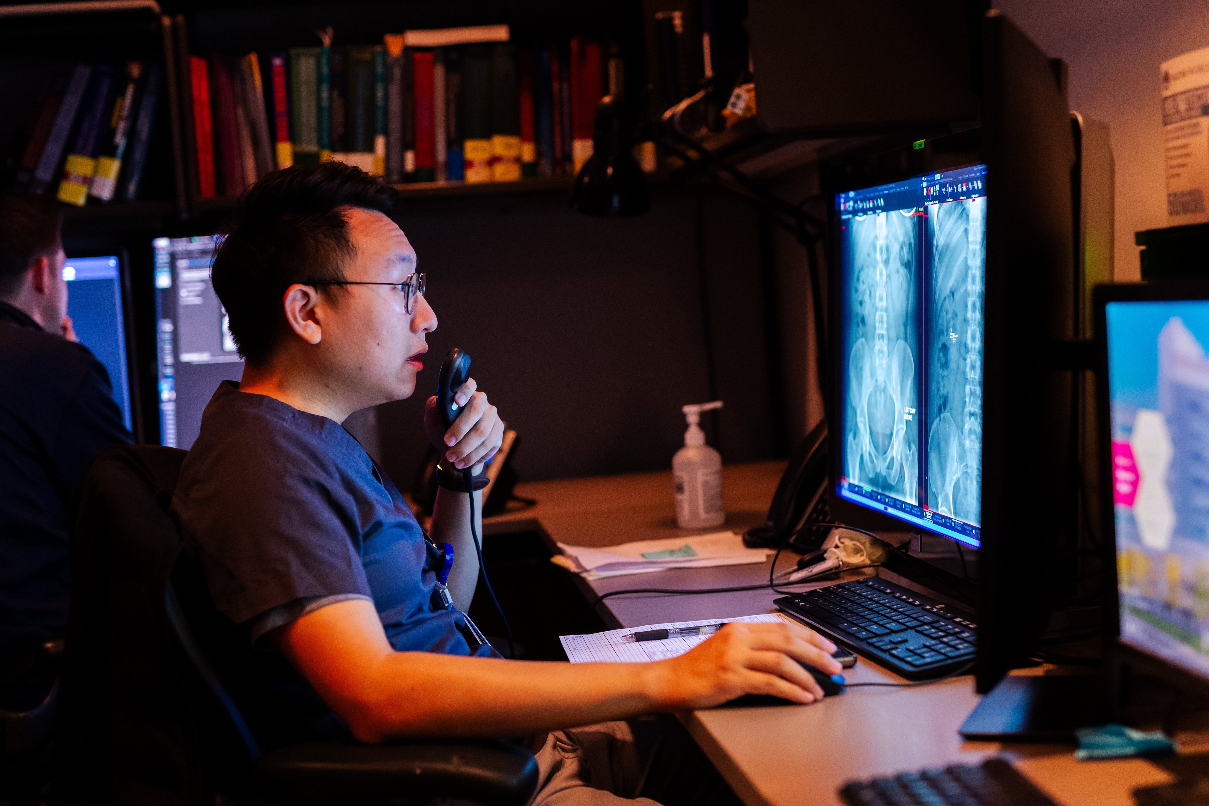 UVA Radiology offers 7 fellowship programs, designed for trainees to continue growing their medical knowledge and developing independent clinical skills. Teaching and research opportunities are tailored to the special interests and talents of each individual, and at the conclusion of the fellowship, the graduate will have the foundation and subspecialty knowledge for the career of their choosing.