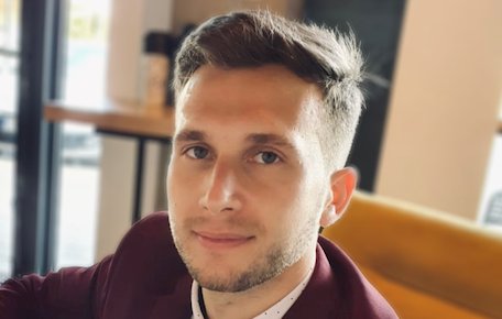 Patryk Krakowiak a graduate student from the Cliffe Lab received a prestigious two year long Predoctoral Fellowship Award from the American Heart Association, starting January 1st 2025.
His project, entitled ‘The Consequences of UL12.5-Mediated Innate Immune Activation in Neurons and Its Role in HSV-1 reactivation’ is aiming to investigate neuronal-specific responses to HSV infection, particularly focusing on the viral protein UL12.5 and the mechanisms by which HSV-1 co-opts host cell signaling pathways to reactivate.
Congratulations Patryk!